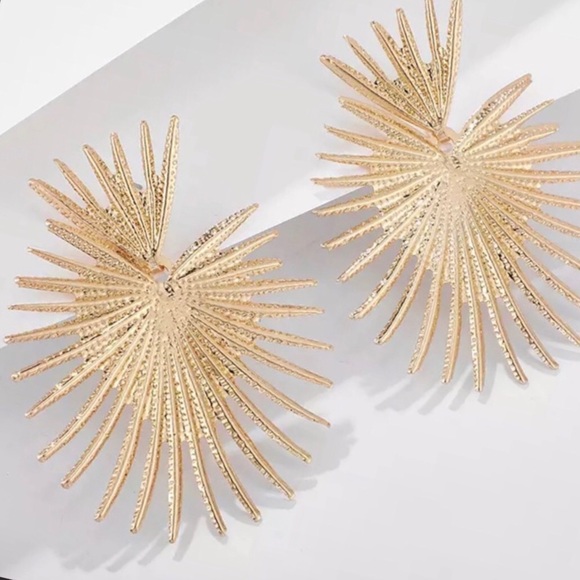 Zara “Radiance” Heart Crown Sunburst Beam Ray Regal Royal Statement Gold Earring - Picture 4 of 14